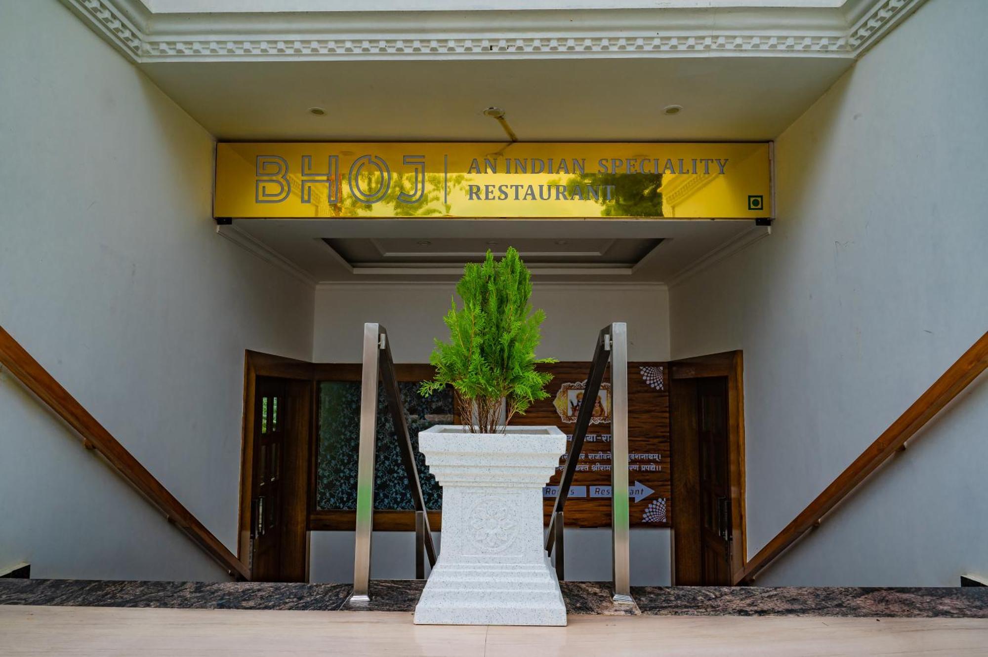 Amritara Ramila Kutir Hotel Ayodhya Luaran gambar