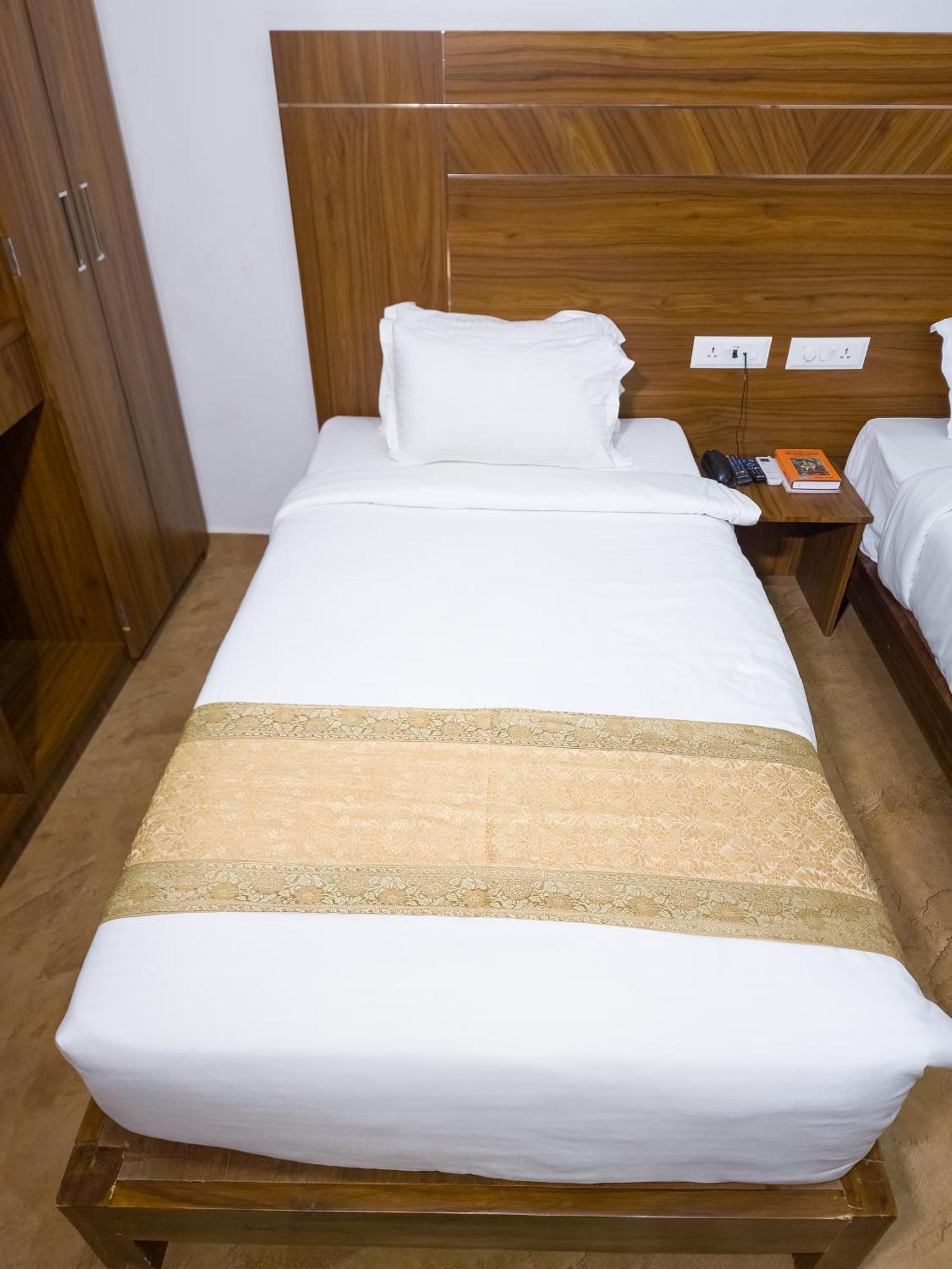 Amritara Ramila Kutir Hotel Ayodhya Luaran gambar